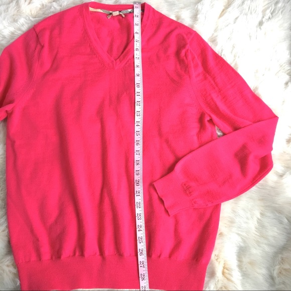 Sold💕Burberry Marino wool bright pink sweater - Picture 7 of 8